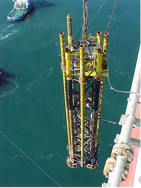 Shell Skiff jacket lifting.jpg